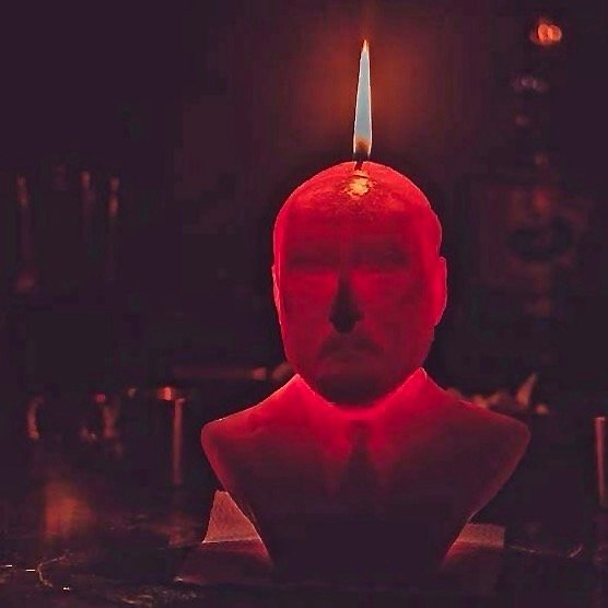 свечи в форме бюста Лукашенко