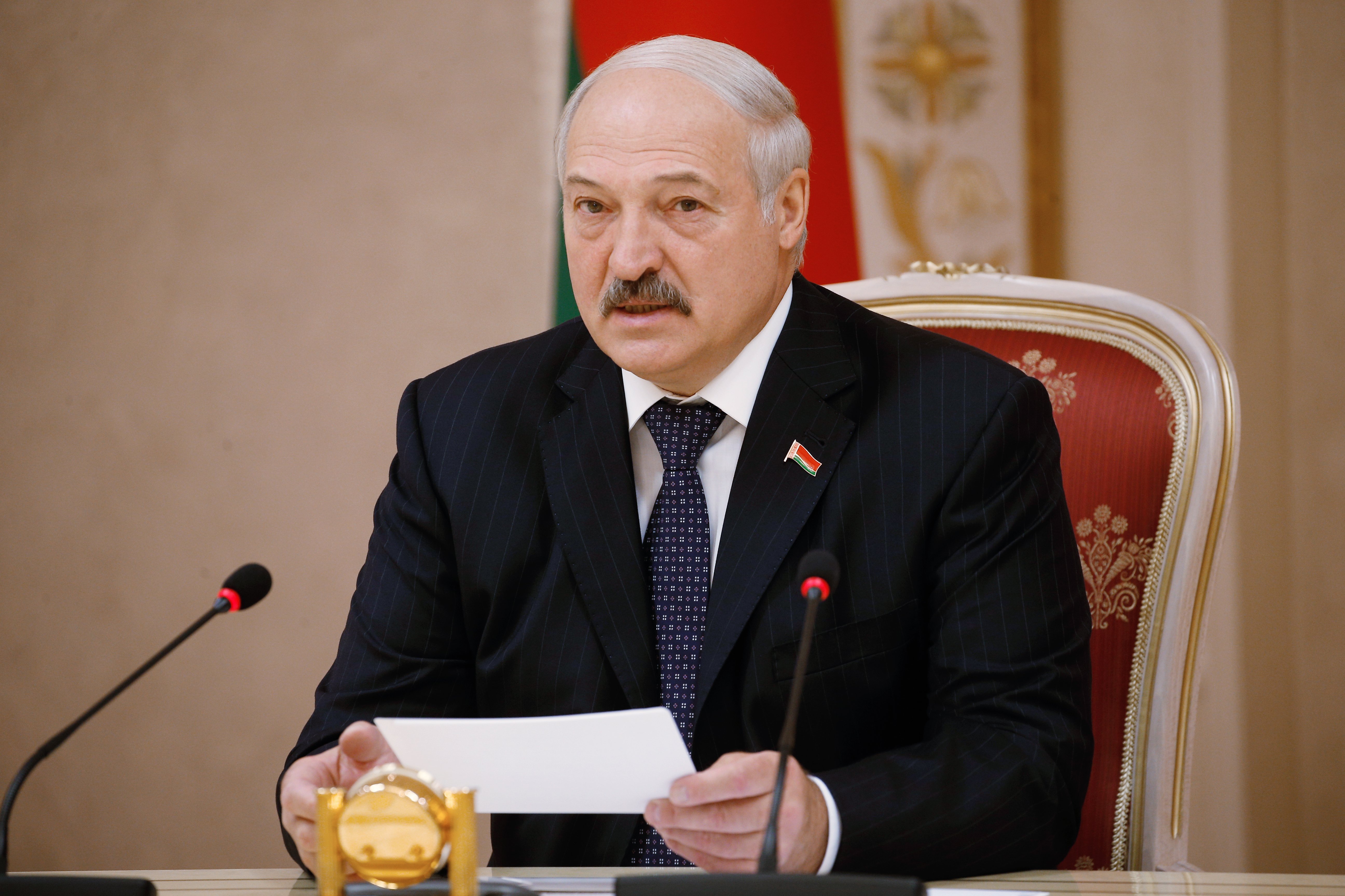 Александр Лукашенко - первый президент Республики Беларусь