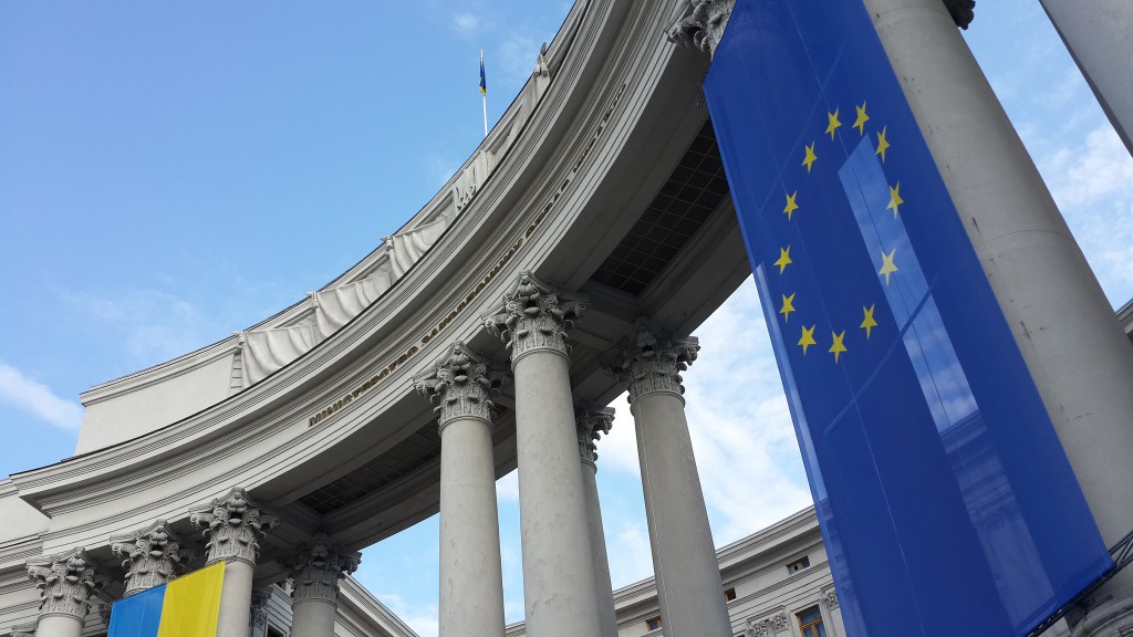 Украинские пропагандисты раздражены миротворческими усилиями европейских политиков