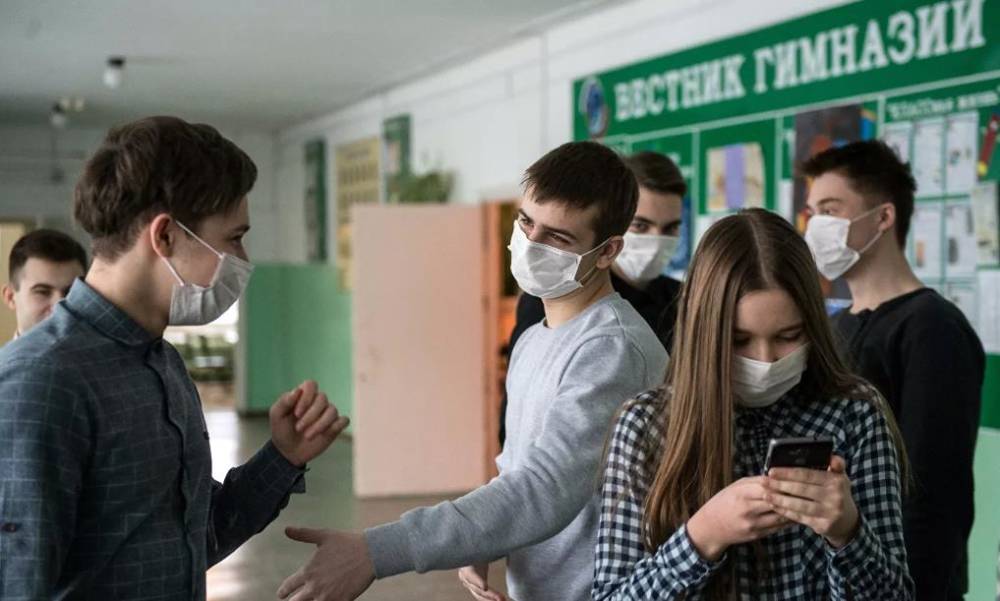Каково в коронавирусной обстановке учиться школьникам Беларуси