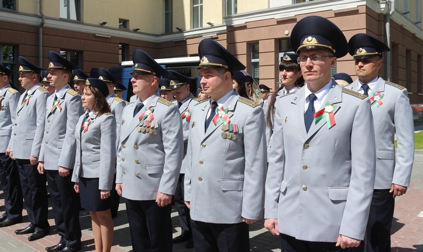 Праздничное мероприятие в честь Дня Победы провели у главного здания УСК Гомельщины