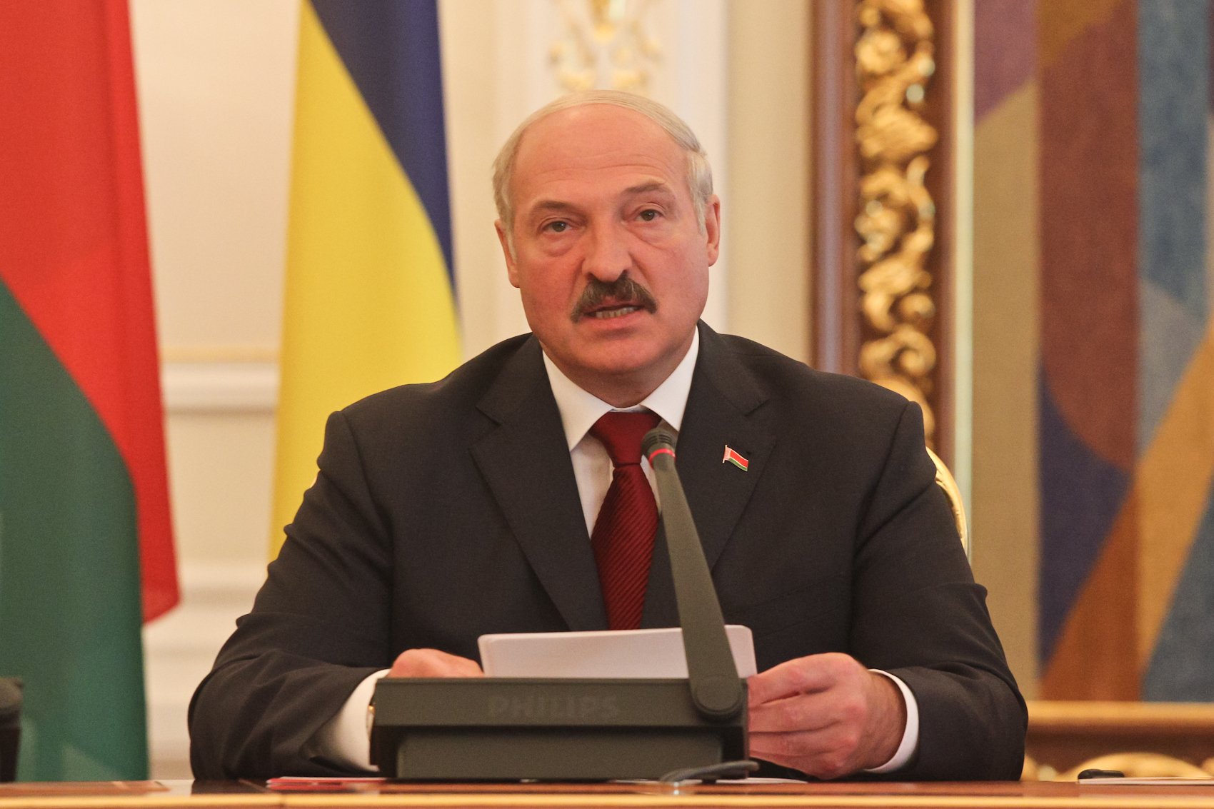 Лукашенко обещает, что выборы 9 августа пройдут без фальсификаций