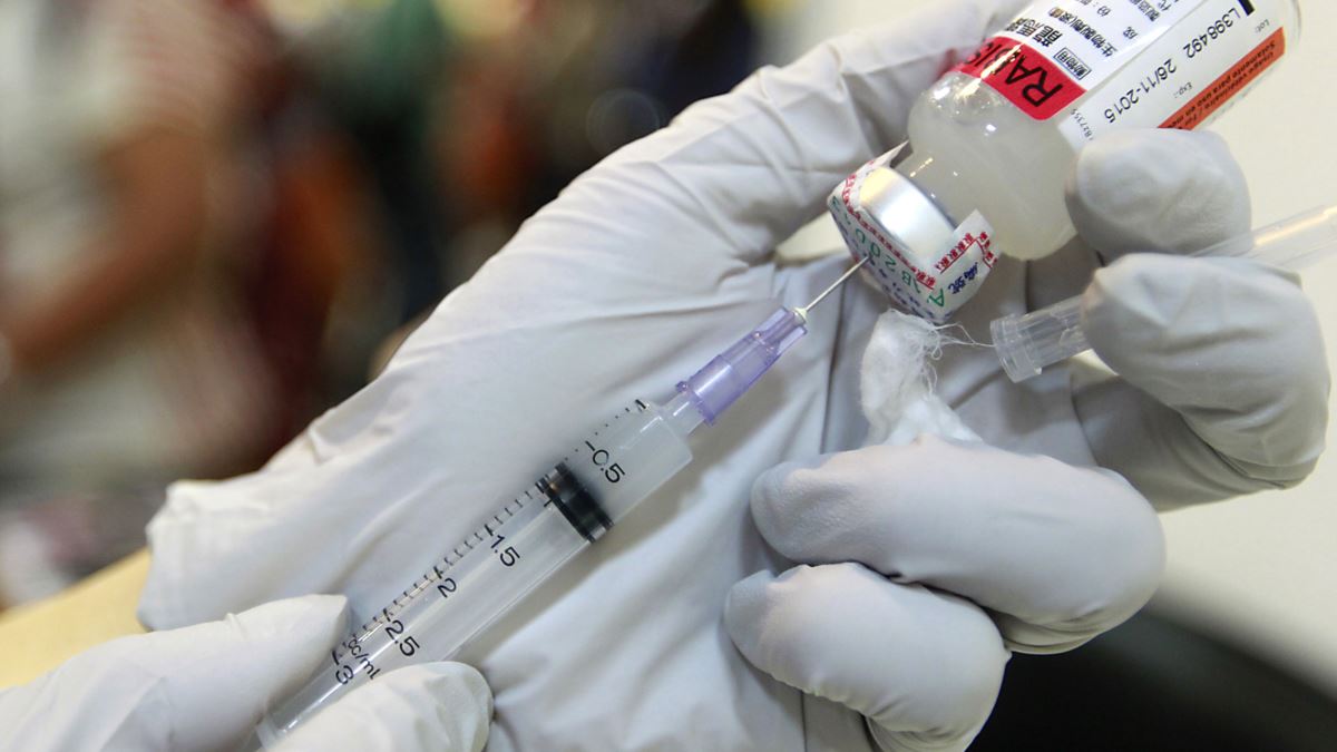 Готовые к тестам вакцины от COVID появятся в России в течение двух недель