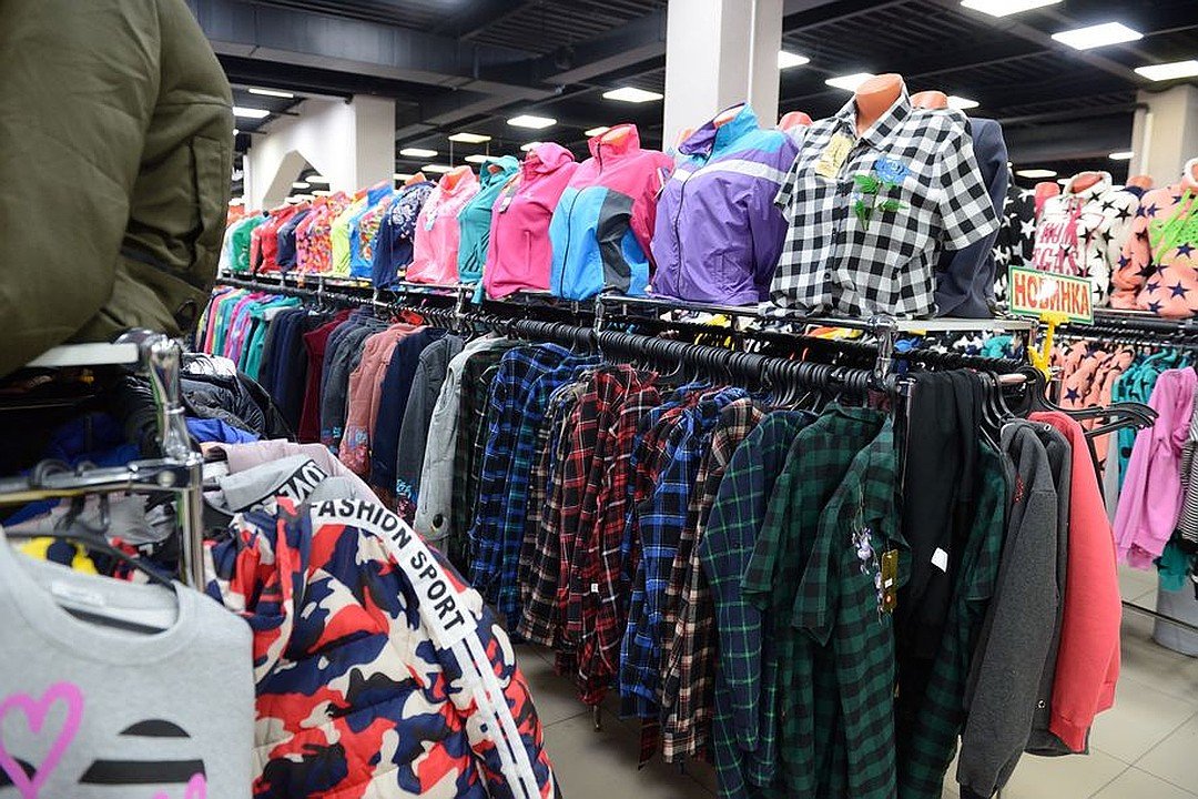 На Гомельщине товары магазинов одежды по низким ценам почти все с нарушениями
