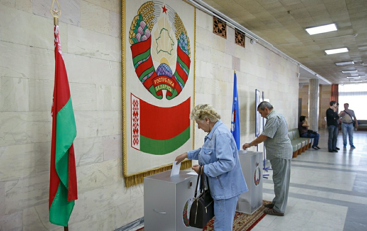 В избирательном фонде Лукашенко – почти $100 тысяч. Сколько у других кандидатов?