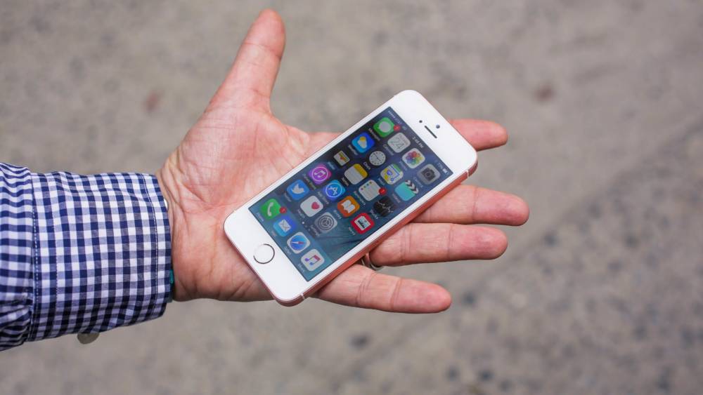 Пожилой мужчина в Жлобинском районе решил под старость лет украсть iPhone