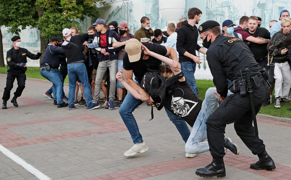 Несанкционированные акции в Минске переросли в беспорядки. Возбуждено уголовное дело