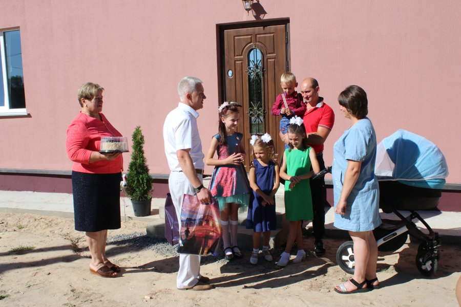 новый дом многодетным в Рогачевском районе