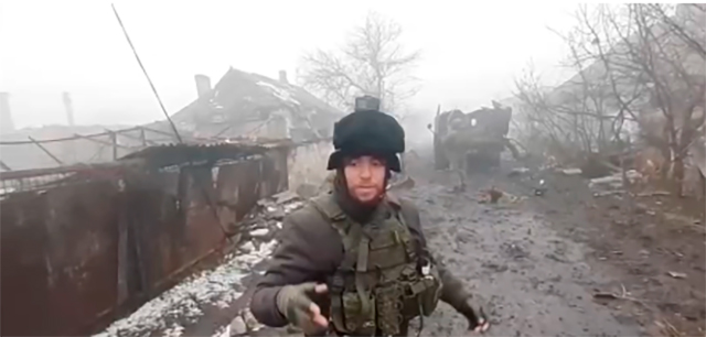 Украинская армия прячет технику между жилым домами