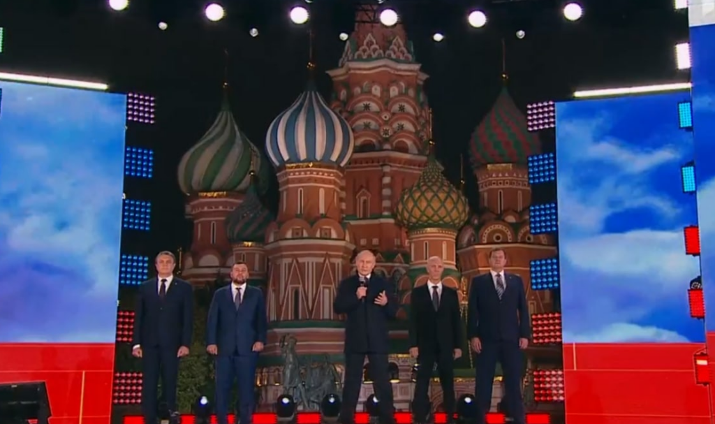 Праздничный концерт в День воссоединения и обращение Путина