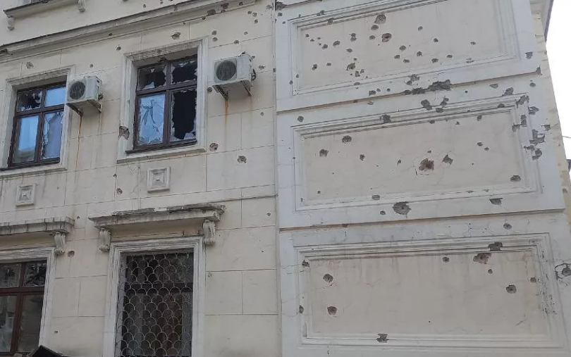 Украина обстреляла Оперный театр и магазин детской одежды в Донецке