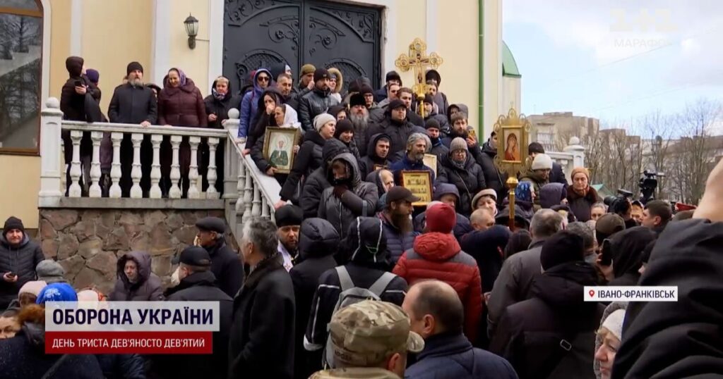 Нацистская Украина крушит православные храмы